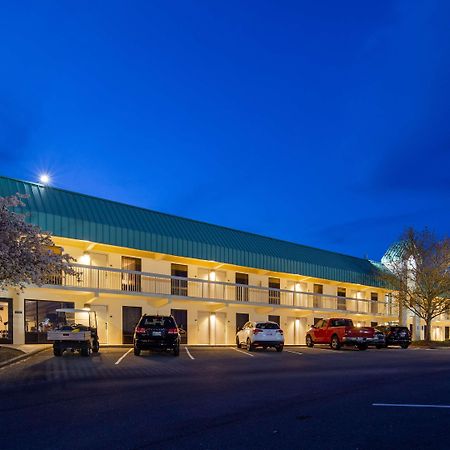 Best Western Newport Inn Exterior photo